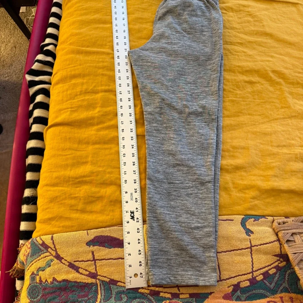 Nike Therma-FIT Boys‎ XL Heather Grey Space Dye Training Pants Joggers